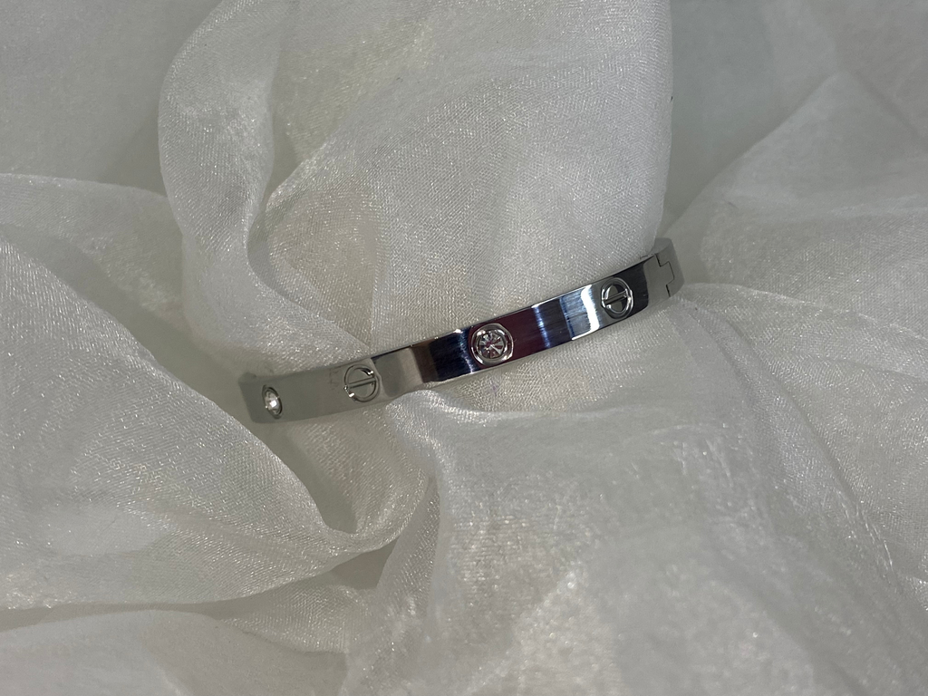 𝐒𝐢𝐥𝐯𝐞𝐫 𝐚𝐧𝐝 𝐠𝐨𝐥𝐝𝐞𝐧 𝐬𝐜𝐫𝐞𝐰 𝐛𝐚𝐧𝐠𝐥𝐞 𝐰𝐢𝐭𝐡 𝐜𝐮𝐛𝐢𝐜 𝐳𝐢𝐫𝐜𝐨𝐧𝐢𝐚 𝐚𝐜𝐜𝐞𝐧𝐭𝐬