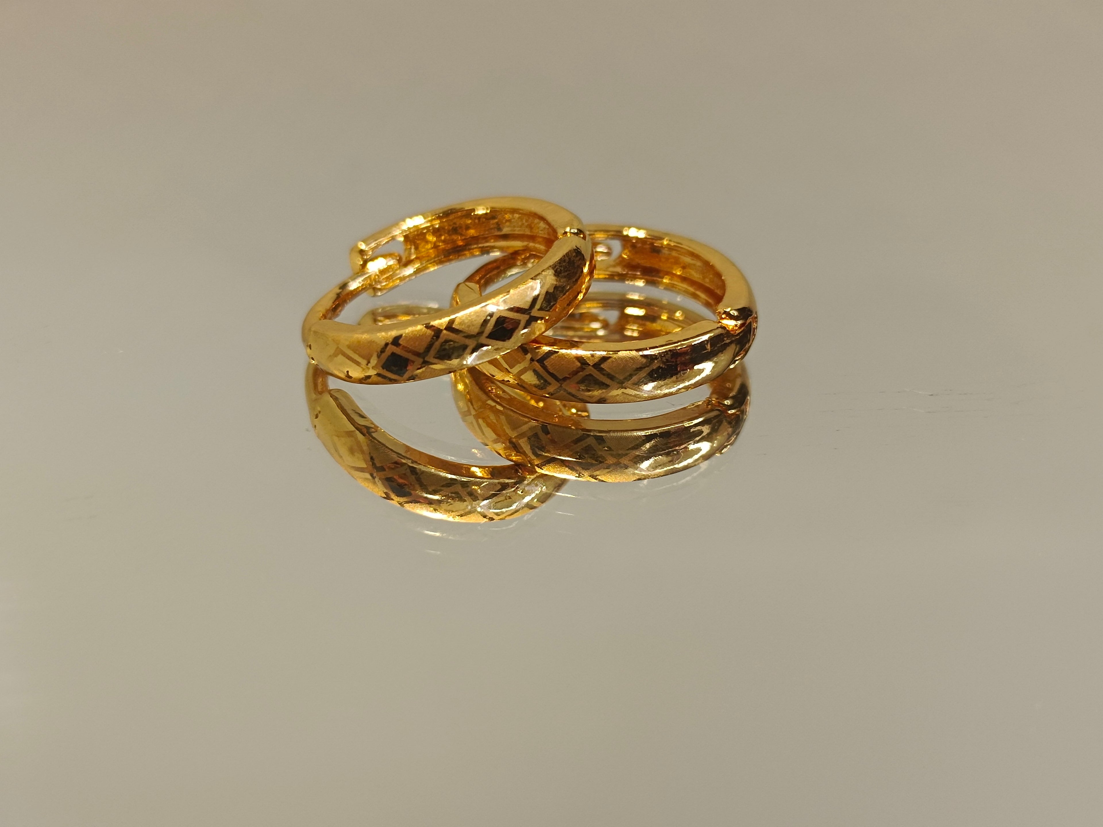 𝐆𝐨𝐥𝐝 𝐏𝐥𝐚𝐭𝐞𝐝 𝐄𝐧𝐠𝐫𝐚𝐯𝐞𝐝 𝐇𝐨𝐨𝐩 𝐄𝐚𝐫𝐫𝐢𝐧𝐠𝐬 – 𝐄𝐥𝐞𝐠𝐚𝐧𝐭 𝐝𝐢𝐟𝐟𝐞𝐫𝐞𝐧𝐭 𝐝𝐞𝐬𝐢𝐠𝐧 𝐃𝐚𝐢𝐥𝐲 𝐖𝐞𝐚𝐫 𝐂𝐨𝐥𝐥𝐞𝐜𝐭𝐢𝐨𝐧