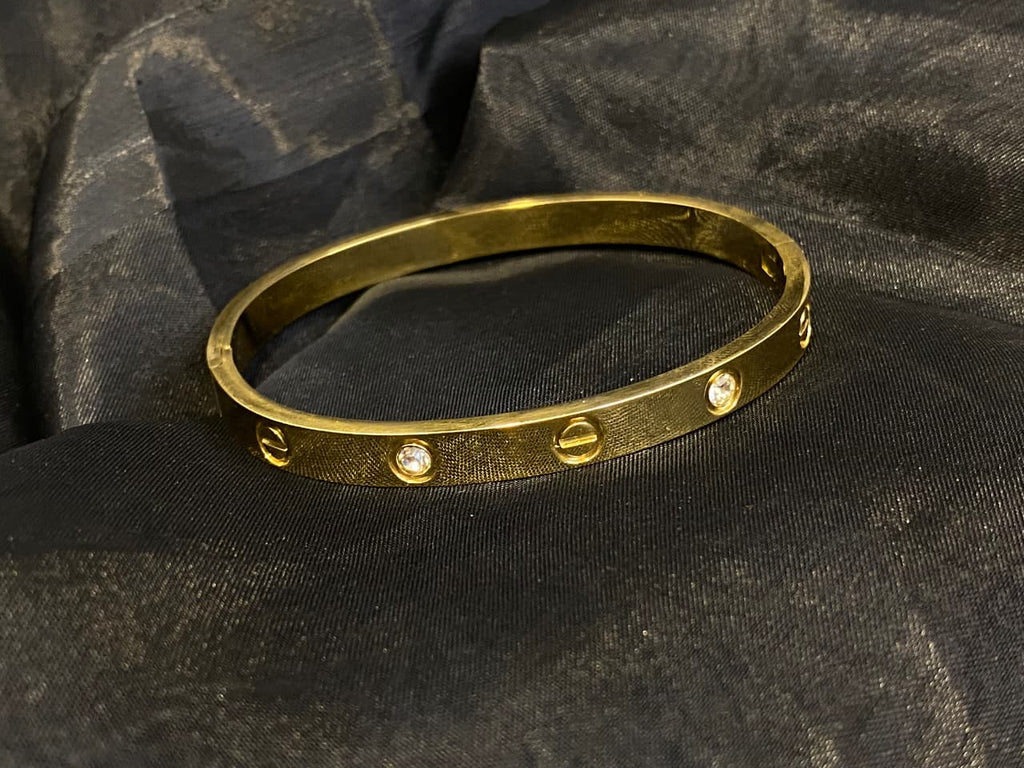 𝐒𝐢𝐥𝐯𝐞𝐫 𝐚𝐧𝐝 𝐠𝐨𝐥𝐝𝐞𝐧 𝐬𝐜𝐫𝐞𝐰 𝐛𝐚𝐧𝐠𝐥𝐞 𝐰𝐢𝐭𝐡 𝐜𝐮𝐛𝐢𝐜 𝐳𝐢𝐫𝐜𝐨𝐧𝐢𝐚 𝐚𝐜𝐜𝐞𝐧𝐭𝐬